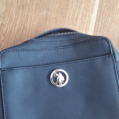 U.S. Polo Assn. Damen Umhängetasche Crossbody klein schwarz Reißverschluss