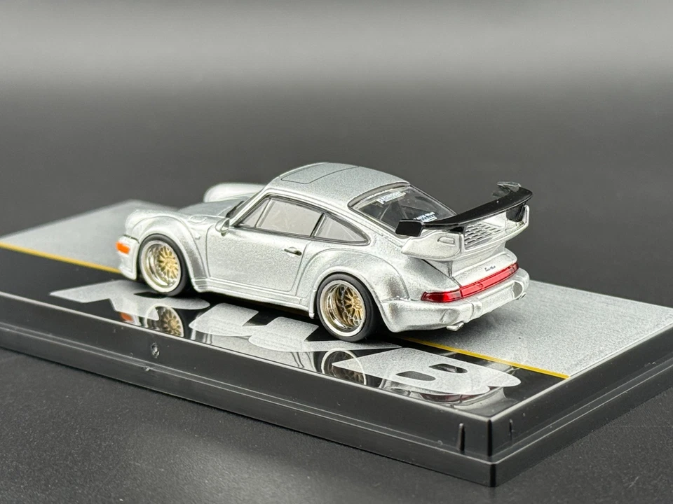 Tarmac Works RWB 964 Argento – Hobby64 1/64 - Immagine 4 di 4