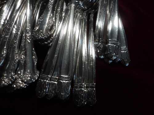 Silverplate Flatware Lot of 100 Floral Handle Teaspoon Table Grade Wedding Use - Picture 4 of 6