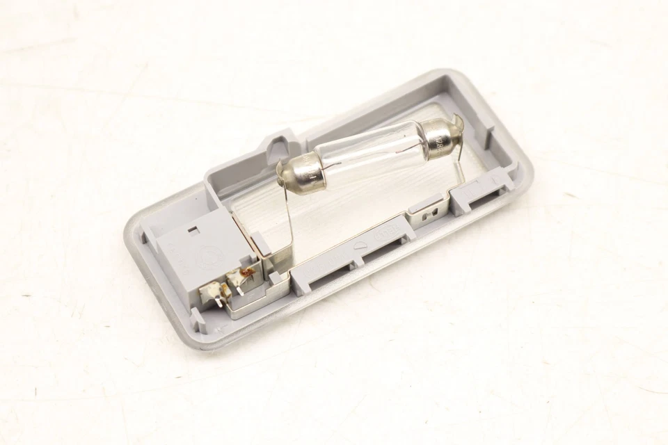 BMW 325XI 2001-2006 - luz de tocador/espejo derecho 6961992 Foto 2 de 4