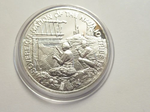 Vintage .8 oz .999 silver round, 1972 Sovereign Nation of the Navajo
