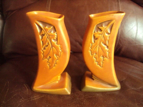 Vintage Roseville Pottery Vases Set of 2 Silhouette Oak Leaf #781 6" Tall.