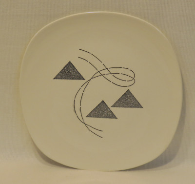 RARE 1957 PROTOTYPE - Knowles FLAIR 1017, Ceramic Dinner Plate, Triangles/Swoosh