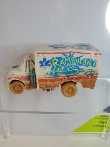 Disney Pixar Autos 3 Crazy 8 Crashers Dr. Damage Rambulance Krankenwagen Fahrzeug
