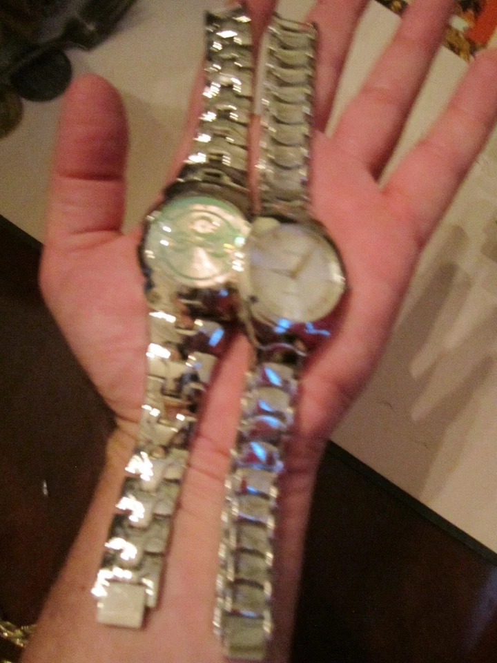 LOTE DE 2 RELOJES GINEBRA HOMBRE PESADOS - MOVIMIENTO CUARZO BBA28 Foto 3 de 4