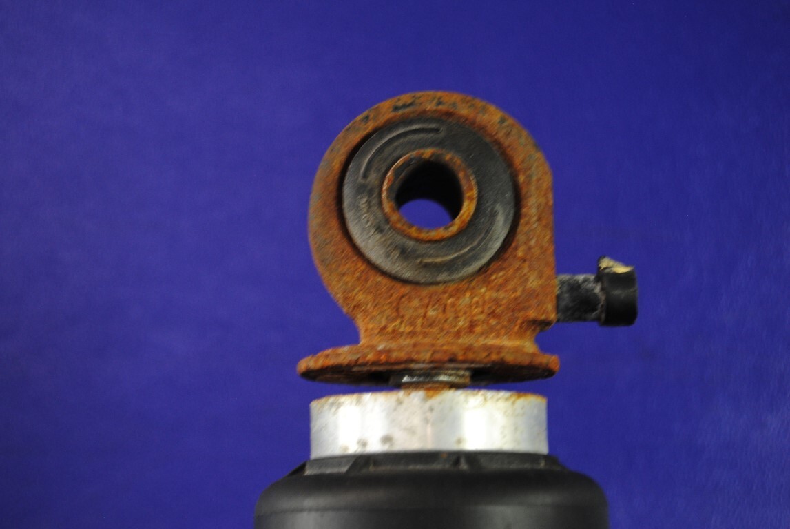 02-06 Escalade Tahoe Suburban Rear Air Ride Shock Absorbers Set Arnott AS-2708