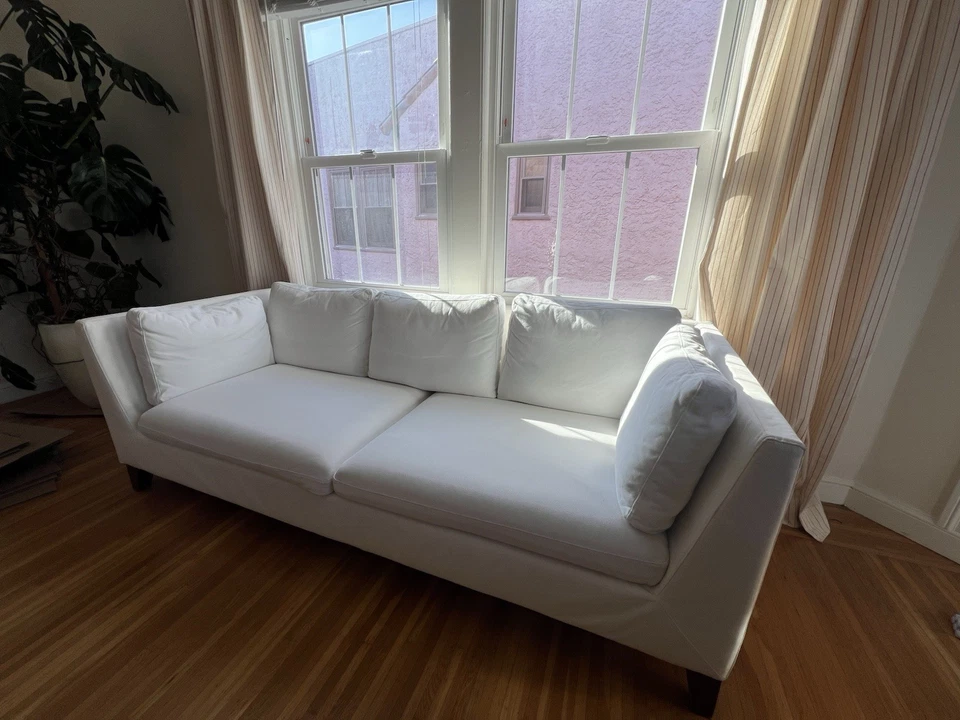 Современный 3-местный белый диван с деревянными ножками (подушки со скользящим покрытием) - Изображение 2 из 3