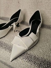 Zara pointed toe kitty heel ivory/White shoes New Sz 36 size USA 6 SOME DEFECTS
