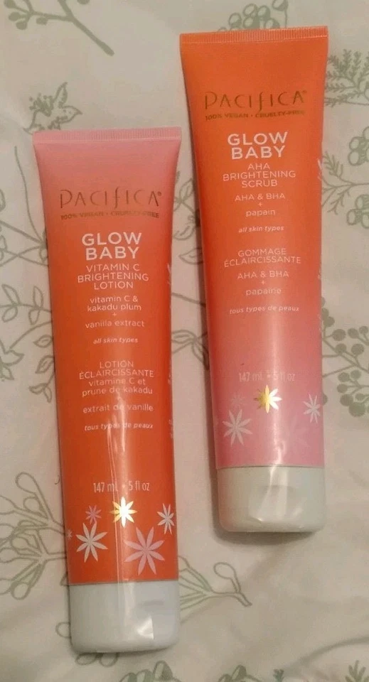 Pacifica Glow Baby AHA Exfoliante Corporal Iluminador y Vitamina C Loción Iluminadora Set Foto 2 de 4