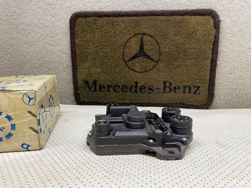 Mercedes Benz W201 Ignition Control Box NOS - Picture 3 of 7