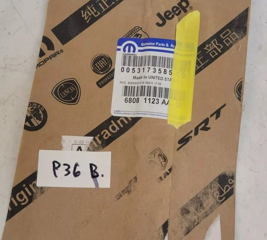 Хромированная табличка с эмблемой передней двери Jeep Patriot 2011-2017 годов выпуска новая от оригинального производителя 68081123aa - Изображение 2 из 3