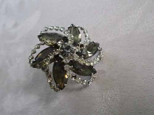 One Weiss Clip Earring ( Scarf Clip!) Smoky Green/Brown Marquis & Rhinestones - Picture 4 of 12