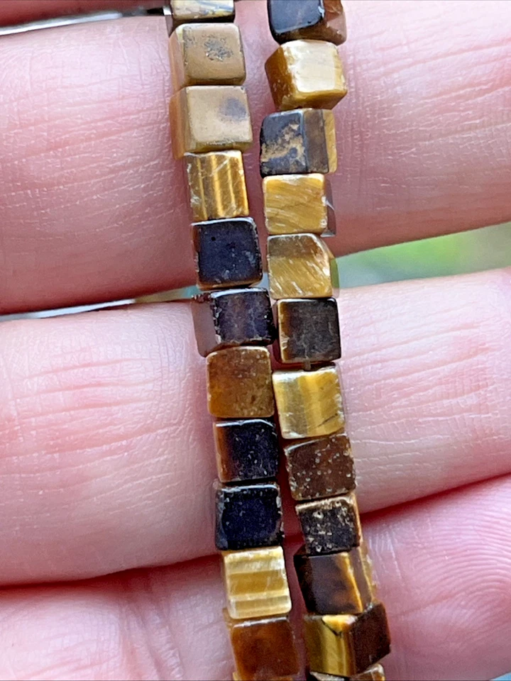 Tigerauge Perlen Würfel Mit Loch 83 Stück 4 mm Edelstein Heilstein Kristall DIY - Bild 2 von 4