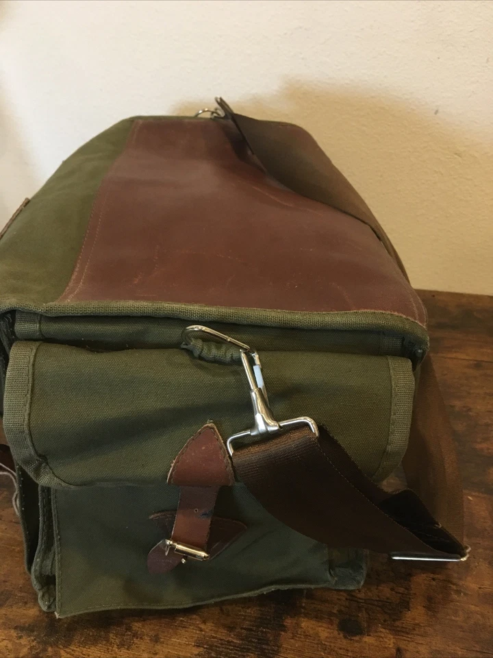 Bolsa de viagem vintage Gokey de lona e couro – Verde – 16 x 9 x 12” – Carryall - Imagem 3 de 4