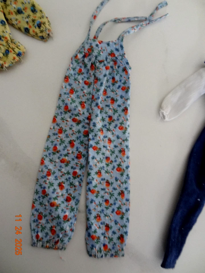 Lot de tenues vintage de la poupée Mattel Barbie Chantal Goya - années 1970 - Photo 4/4