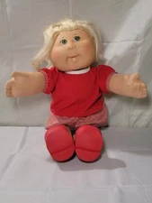 2004 Cabbage Patch Kids Doll Blonde Hair Green Eyes 2 bottom Teeth