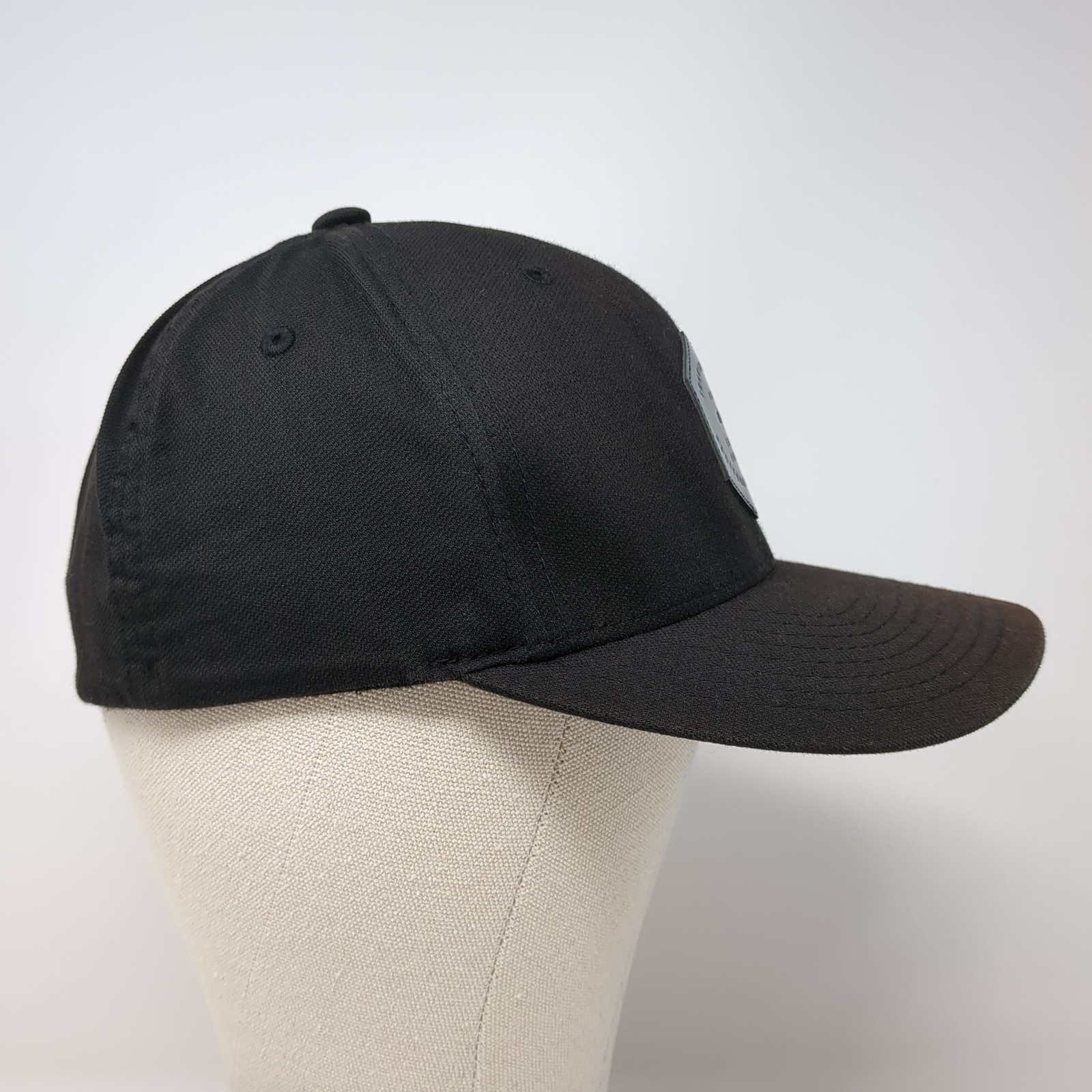 Travis Mathew Patch Fitted Hat Black Medium Flexf… - image 5