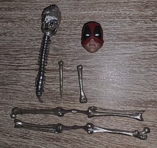 Hot Toys MMS782 Deadpool Battling Ver Wolverine Skull, Bones & Open Mask Head