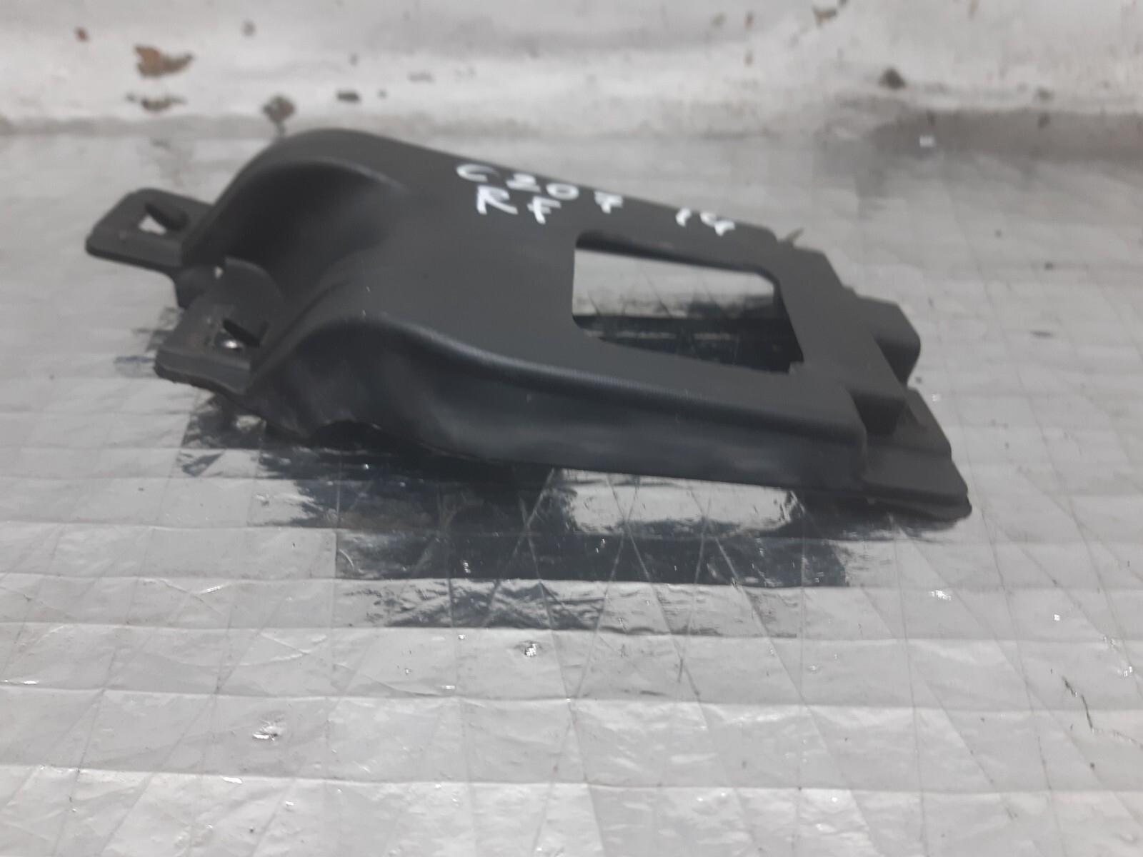 MERCEDES E CLASS C207 FRONT RIGHT BUMPER BRACKET REINFORCEMENT 
