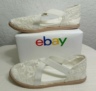 NEW Crochets NEW Woman Flats Espadrilles White Size 9 Elastic Straps Lightweight