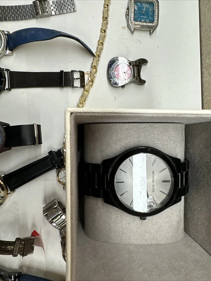 Watch Lot Men’s And Women’s Lot. Read Description - Image 3 of 4
