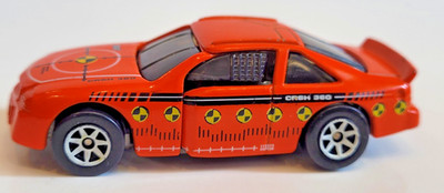 Hot Wheels 1999 Crashers Crunch Zone Set Spin-Out Stocker Orange 