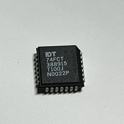 2PCS IDT IDT774FCT388915T100J 100MHz 3.3V PLL Based Clock Drivers PLCC