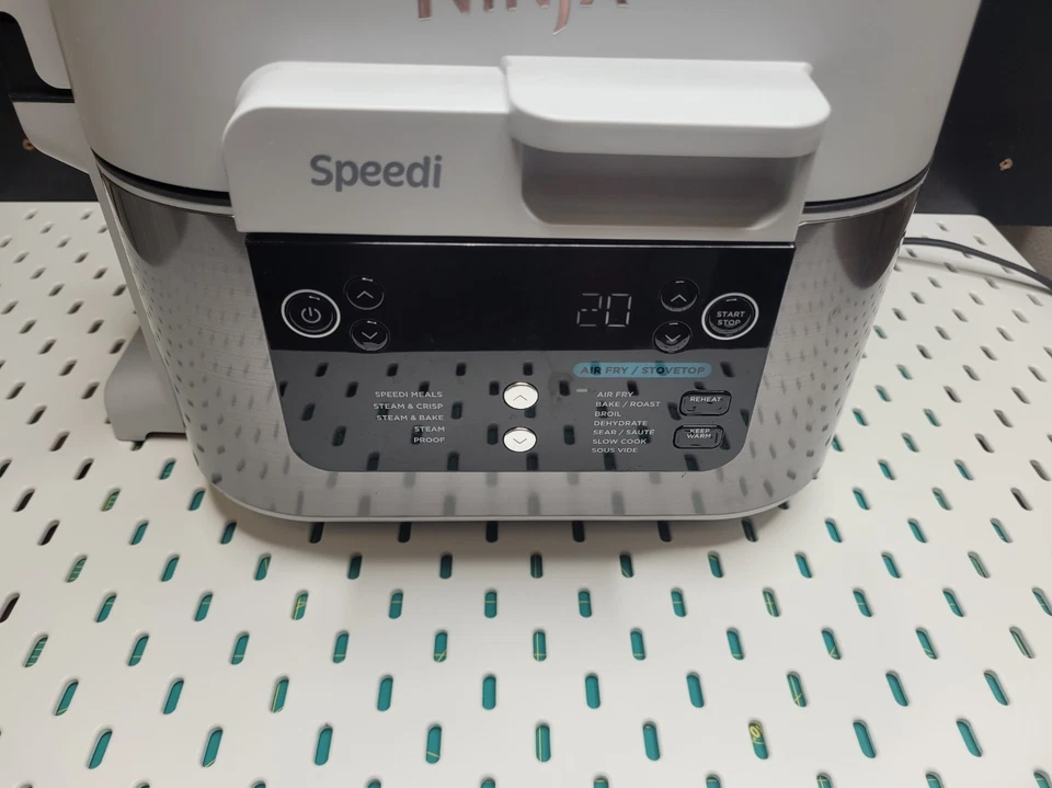 Cocina rápida y freidora de aire Ninja Speedi, capacidad de 6 cuartos de galón, funciones 12 en 1 Foto 2 de 4