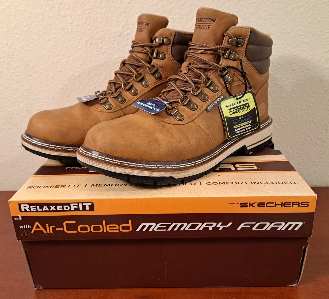 Skechers Size 8 Men's Waterproof Relaxed Fit Corado Jaxx Hiking Boots - Wheat