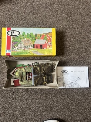Heljan B204 H0 Bausatz Rahmenhaus mit Scheune ungebaut neu offener Karton