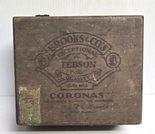 BROOKS & CO'S FEBSON'S VERY MILD CORONAS WOOD HINGED CIGAR BOX