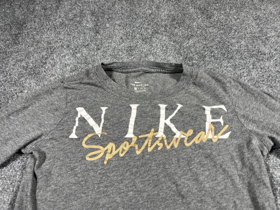 Camisa Nike Niñas Jóvenes Talla XS Manga Larga Gris Gráfico Deletreado Informal Preppy Foto 4 de 4