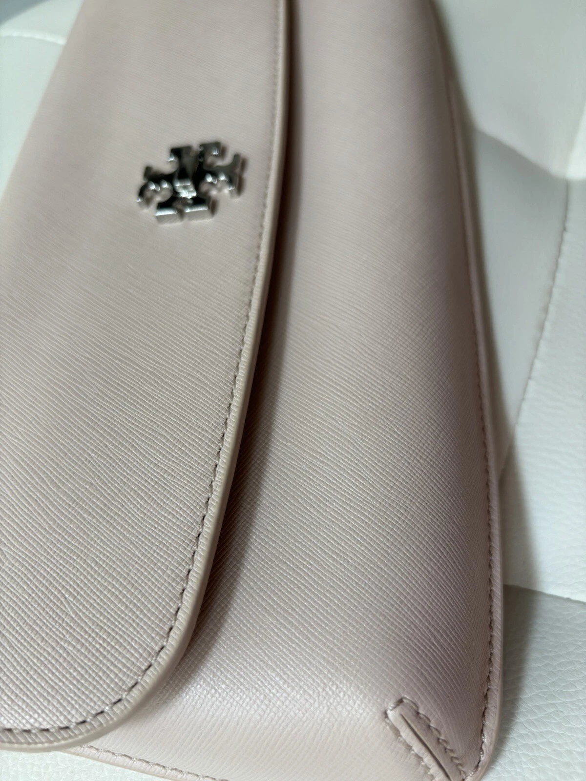 Borsa a tracolla TORY BURCH logo argento rosa chiaro beige. Borsa antipolvere inclusa