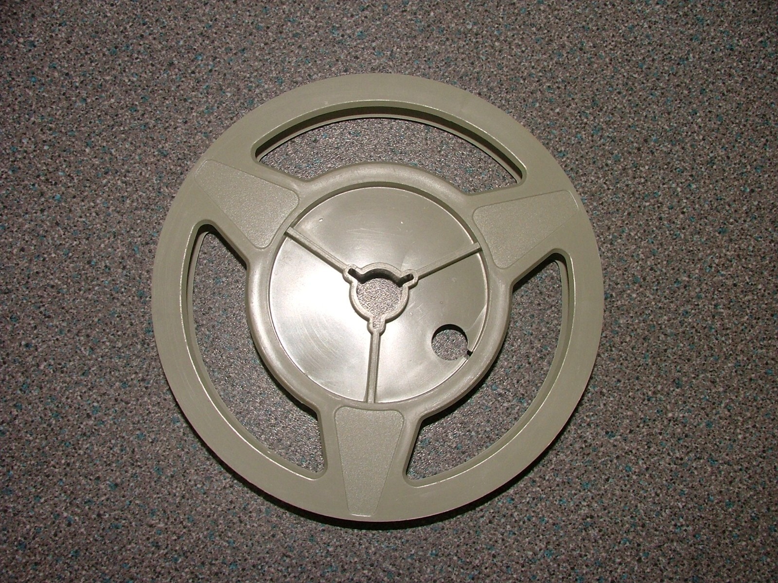 SUPER 8mm GRASSO BRANDED 5-INCH FILM SPOOL REEL IN GOOD CONDITION