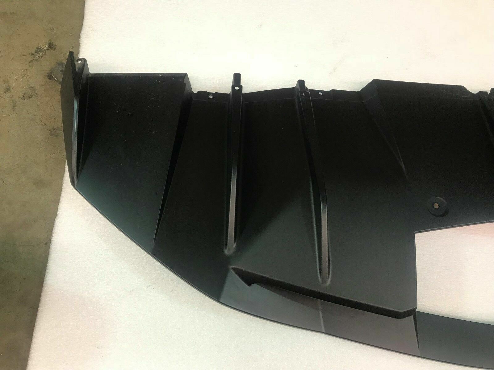 LAMBORGHINI AVENTADOR COUPE ROADSTER REAR BUMPER DIFFUSER SPOILER OEM 470807539B