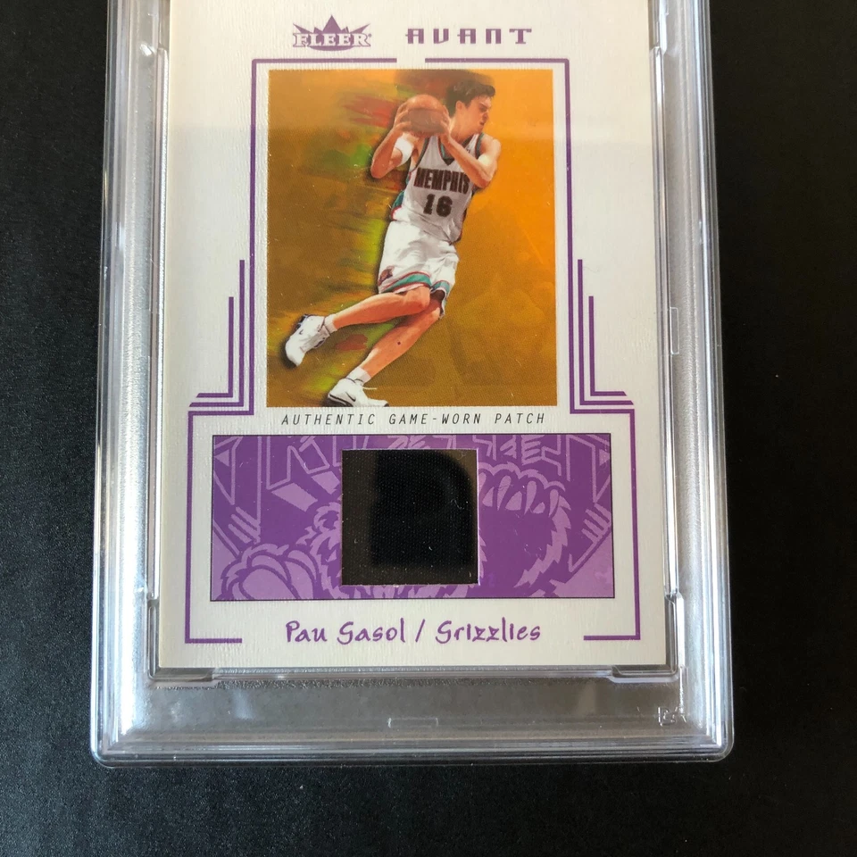 Camiseta deportiva Fleer Avant Pau Gasol 2004 auténtica usada en juegos dorada AGW/PG/25 PSA 8 Foto 3 de 4