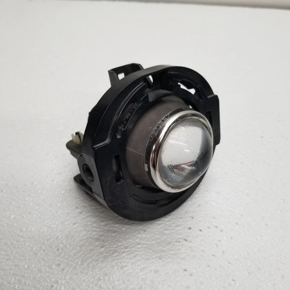 Faro antiniebla delantero izquierdo Dodge Challenger 2013-2023 OEM 68140324AA Foto 2 de 4
