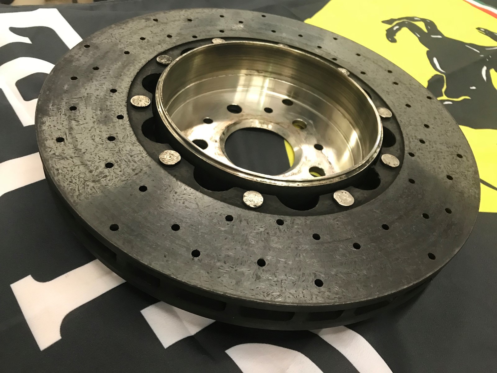 FERRARI 458 ITALIA SPIDER CALIFORNIA REAR CARBON CERAMIC BRAKE DISC OEM 304561