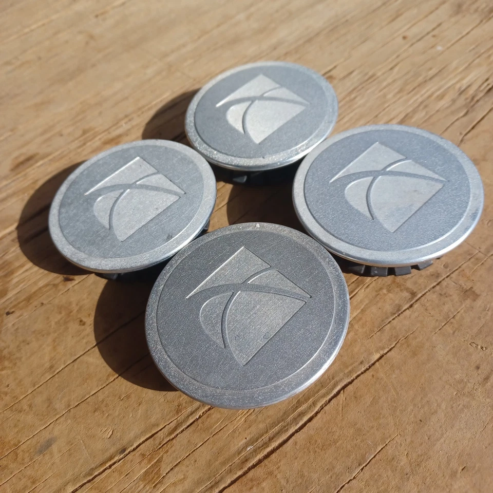 Juego de 4 tapas centrales Saturn Aura Ion Sky Vue, 2003-2010 número de pieza 9593169 A1 Foto 2 de 3