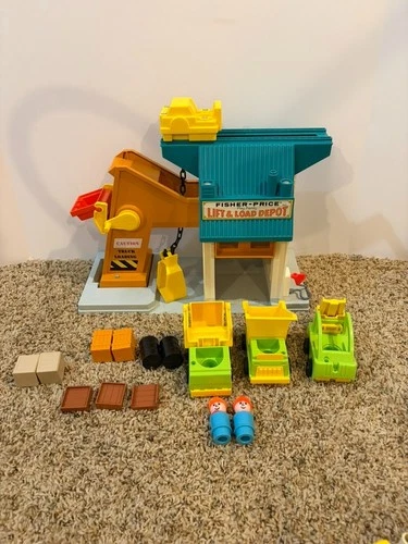 Vintage Fisher Price Little People Lift and Load Depot Set 942