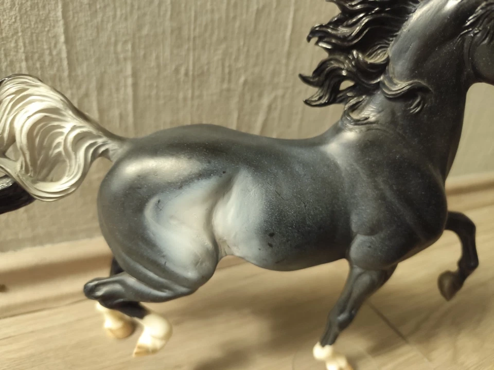 Breyer Pferd Modellpferd Traditional Polaris Limited Edition  - Bild 3 von 4