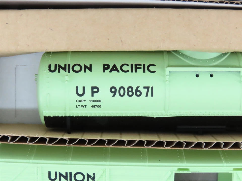 HO Scale Walthers Kit 932-913 UP Union Pacific Work Train Set of 6 Cars  - Image 2 of 4