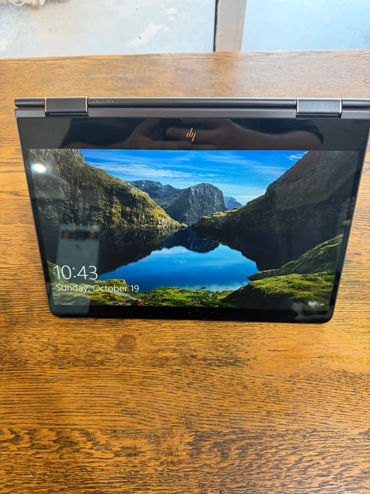 HP Spectre x360 2-in-1 Laptop i7 7th generation  - Image 2 of 4