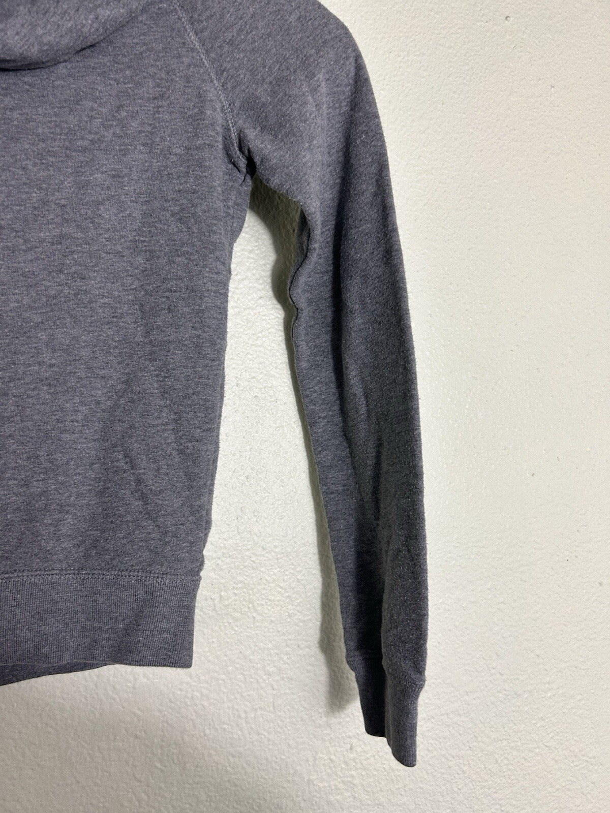 Nike Sweater Women XS Gray Hoodie Outdoors Swoosh Casual Atheltic 849005-091