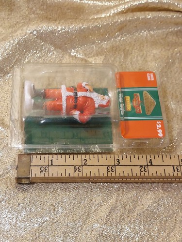 Lemax Coventry Cove Christmas Village Accessory Santa Claus Figure Holiday 2012 - Picture 6 of 6