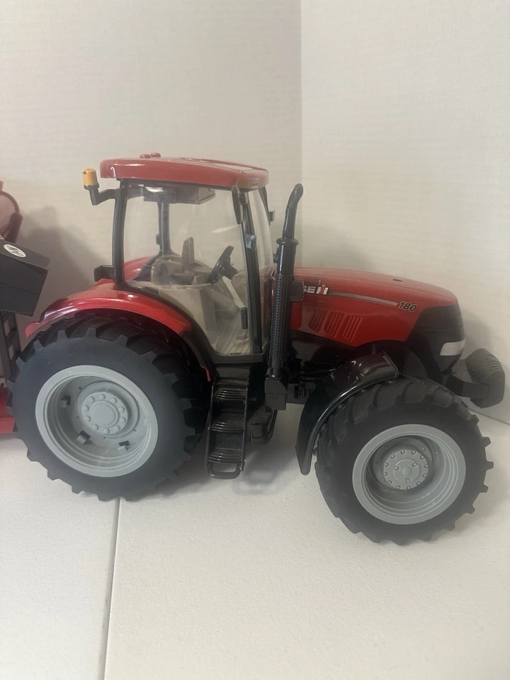 ERTL Big Farm 1/16 Case IH Puma 215 Tractor with J&M Grain Cart Wagon - Image 2 of 4