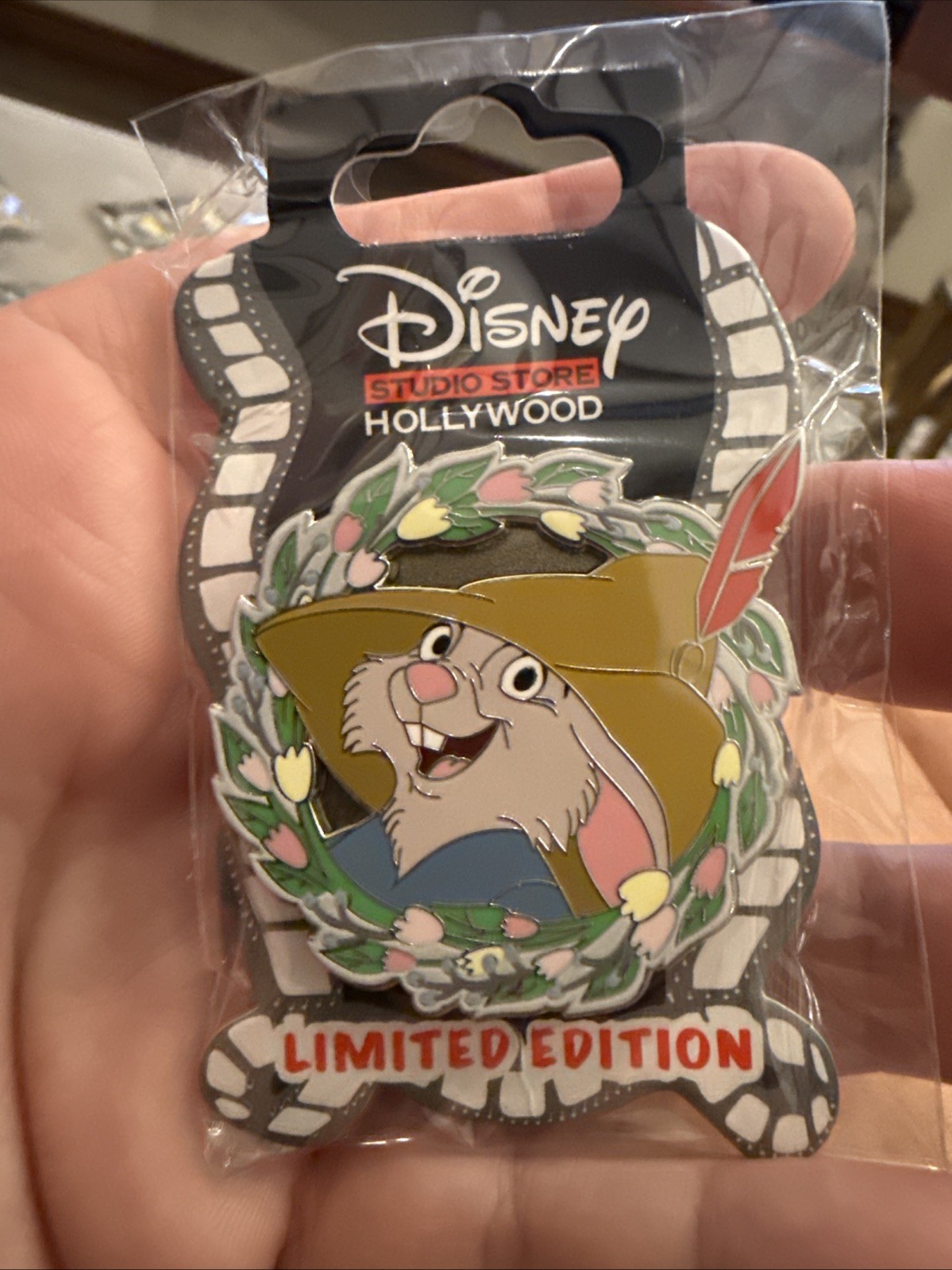 Disney Pin DSSH Spring Wreath LE 400 - Skippy, Robin Hood