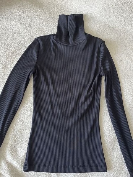 Women Black Turtleneck 34