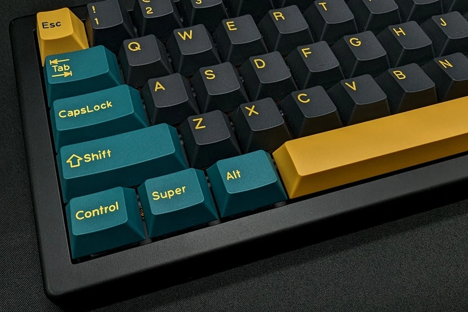 65% Thocky Wireless Mechanical Keyboard | MMD Princess Tactile | Marrs Green Key - Image 3 of 4