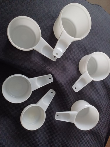 6er SET WEISSE transparente TUPPERWARE MESSBECHER VINTAGE VERSCHACHTELT SELTEN blickdicht - Bild 1 von 3